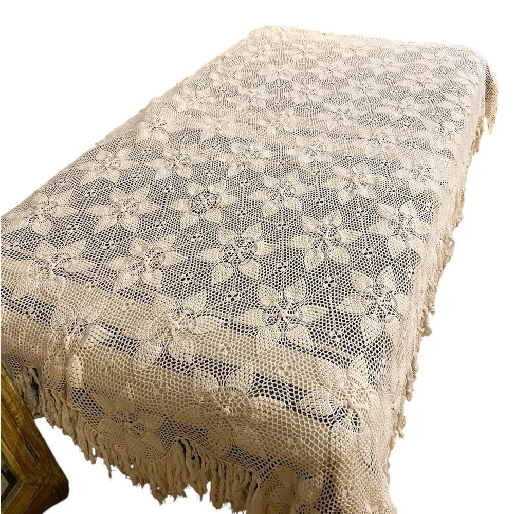 Elegant Cream Crochet Twin Bedspread